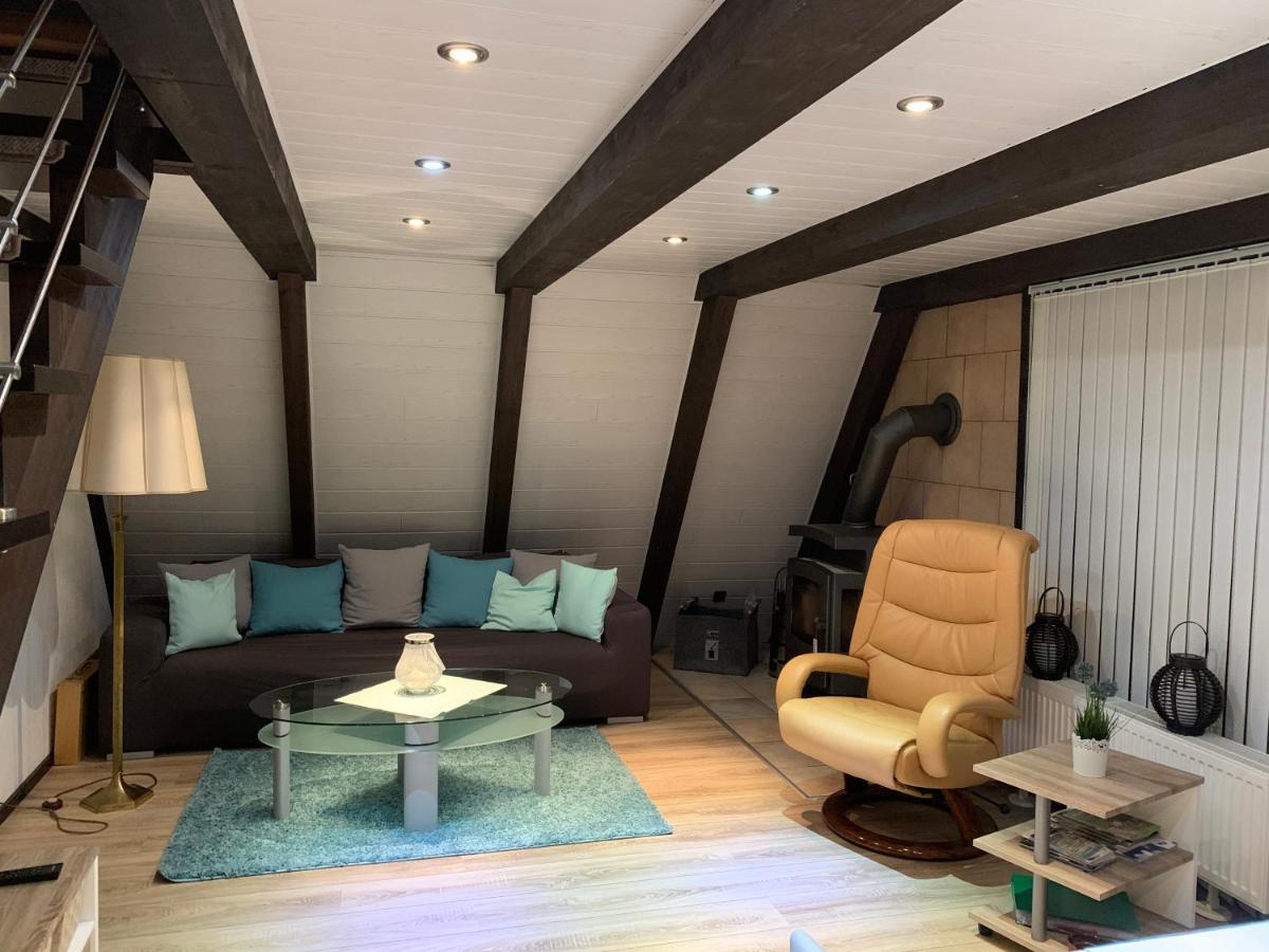 Natur Pur - Waldurlaub Im Tiny House Ronshausen Exterior photo
